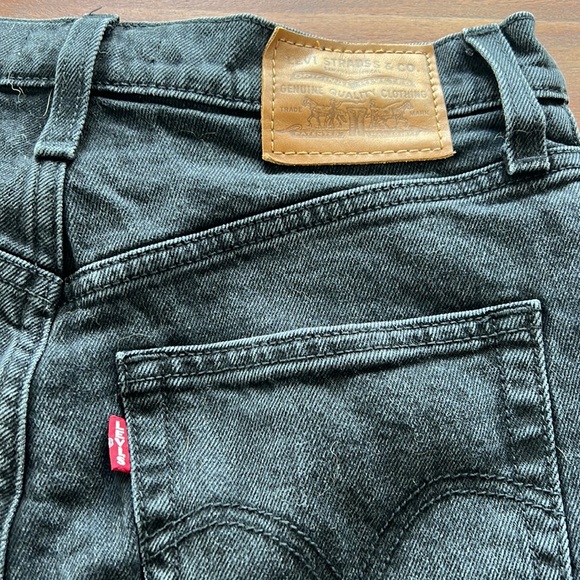 Levi’s denim shorts - Picture 4 of 4